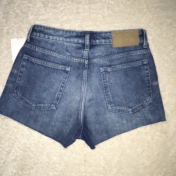High waisted Denim Shorts. - Picture 3 of 5